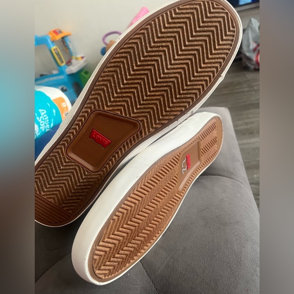 Levi Sneakers - Picture 3 of 3